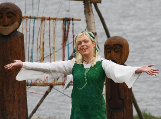 Nåtidens norne (Astri Groth)