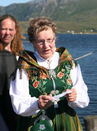 Astrid Øvrewalle holdt en kort tale før dåpen.