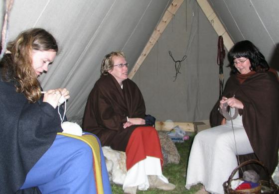 Just ladies på vikingmarkedet 2005